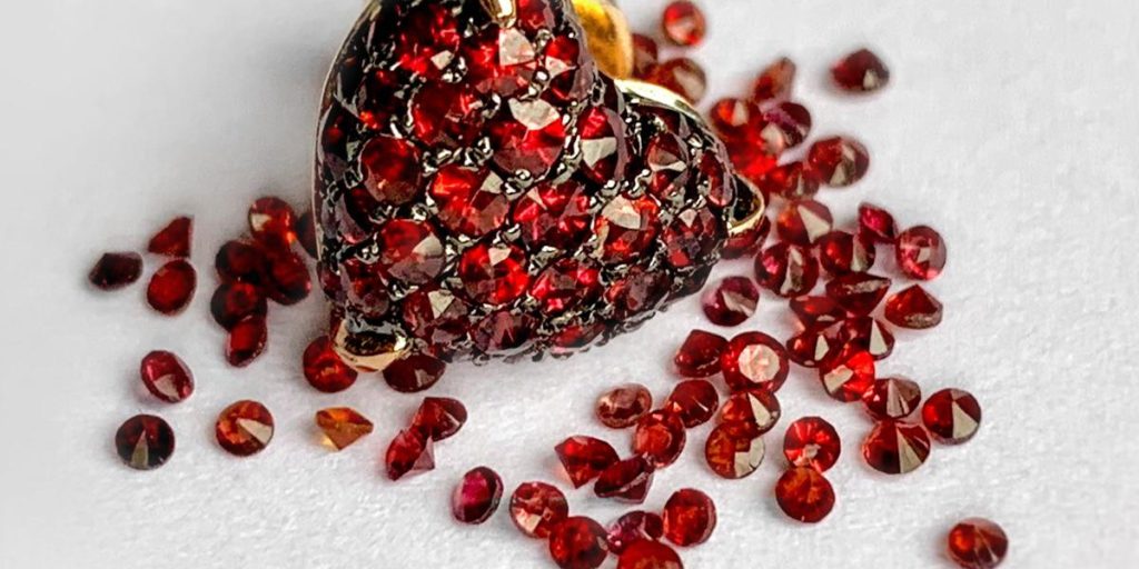 Šperky s českými granáty: Krása, tradice a jedinečnost v každém kousku