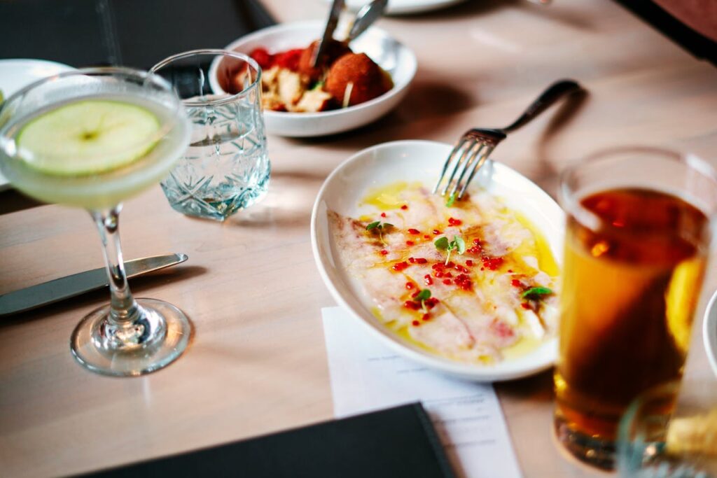 Češi a gastronomie: Kolik měsíčně utratíme v restauracích a kavárnách?