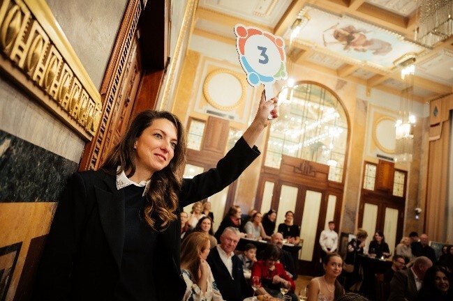 Vánoční charitativní aukce DEJME DĚTEM ŠANCI vynesla téměř 2.500.000 Kč pro děti z dětských domovů