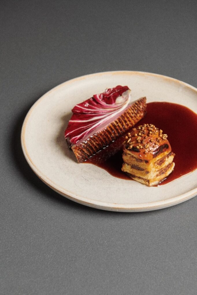 Pražská restaurace Alma získala ocenění Michelin Bib!