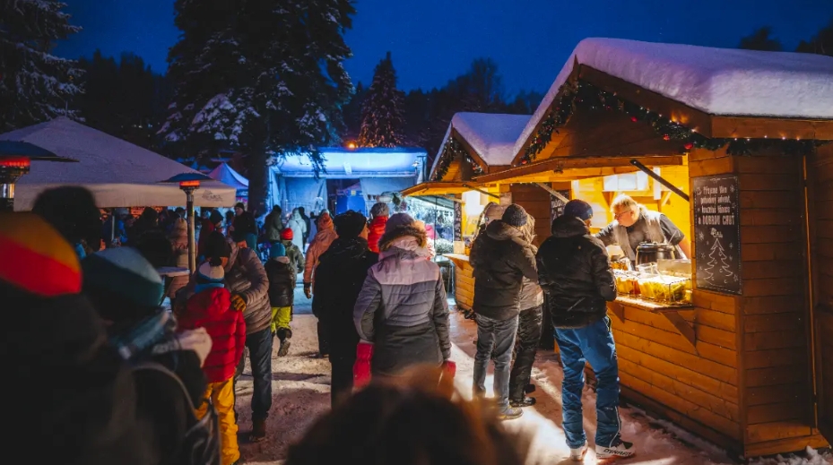 Advent Špindl Unplugged 2025: Hudba, světla a zimní magie v centru Špindlerova Mlýna