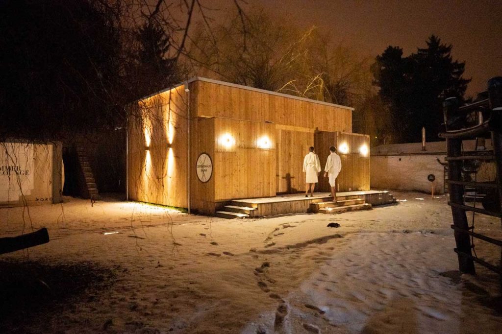 Vánoční dárek, který zahřeje tělo i duši: Dárkové vouchery do Sauny Vltava v Praze