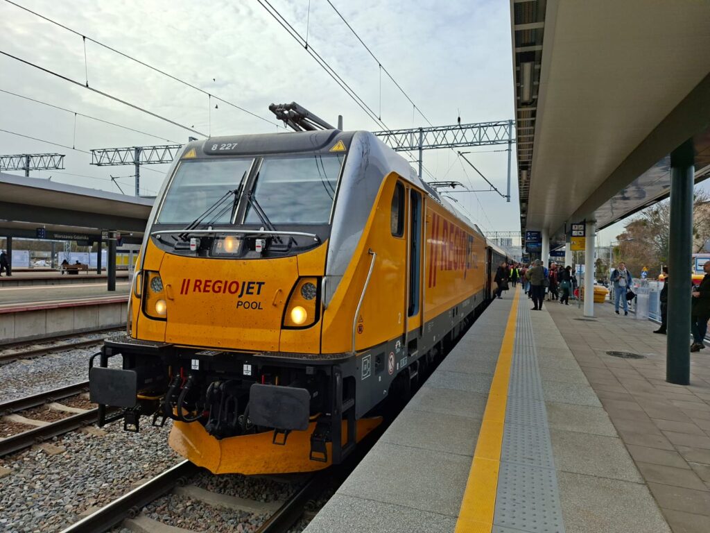 V neděli začne platit nový jízdní řád: RegioJet spouští mezinárodní linku Praha – Varšava