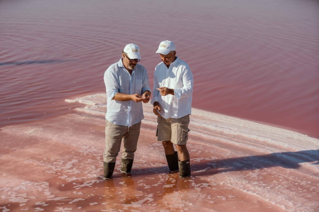 Limitovaná edice Monkey 47 Distiller’s Cut 2025 s mořskou solí z Camargue