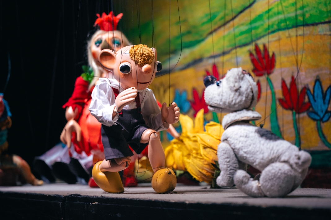 Hurvínek slaví 100 a dárek má pro všechny: V novém filmovém dobrodružství vezme celou rodinu do Tramtárie 